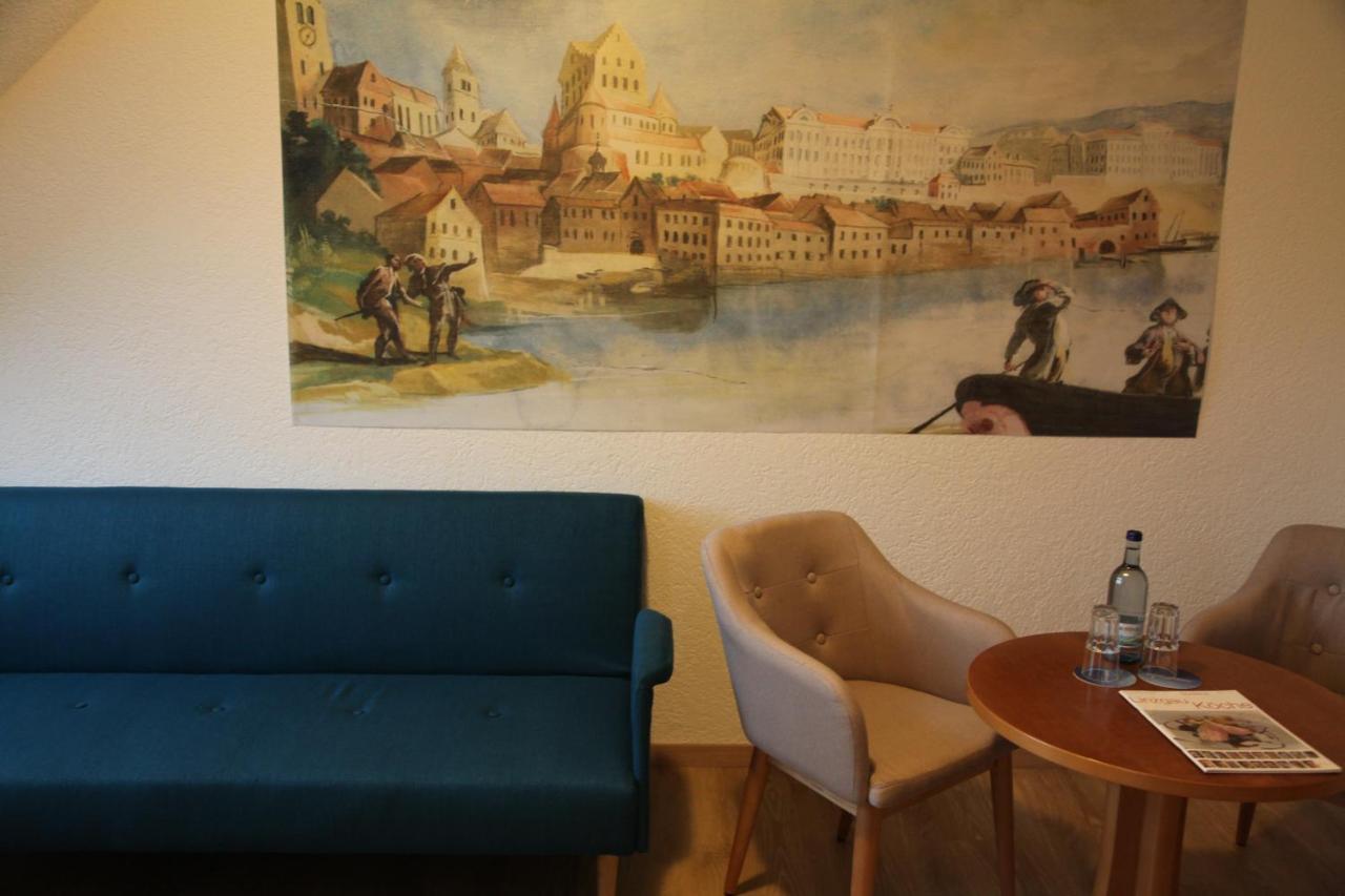 Schuetzen & Conceptstore 3*